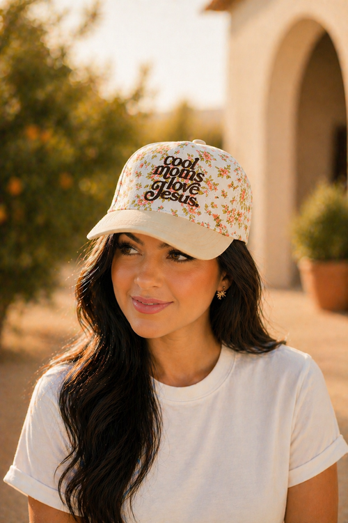 COOL MOMS LOVE JESUS
